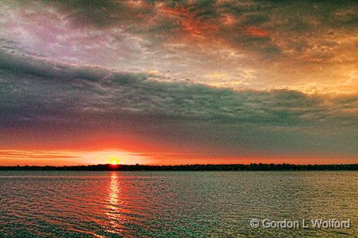Lower Rideau Lake Sunrise_28900.jpg - Photographed along the Rideau Canal Waterway at Rideau Ferry, Ontario, Canada.